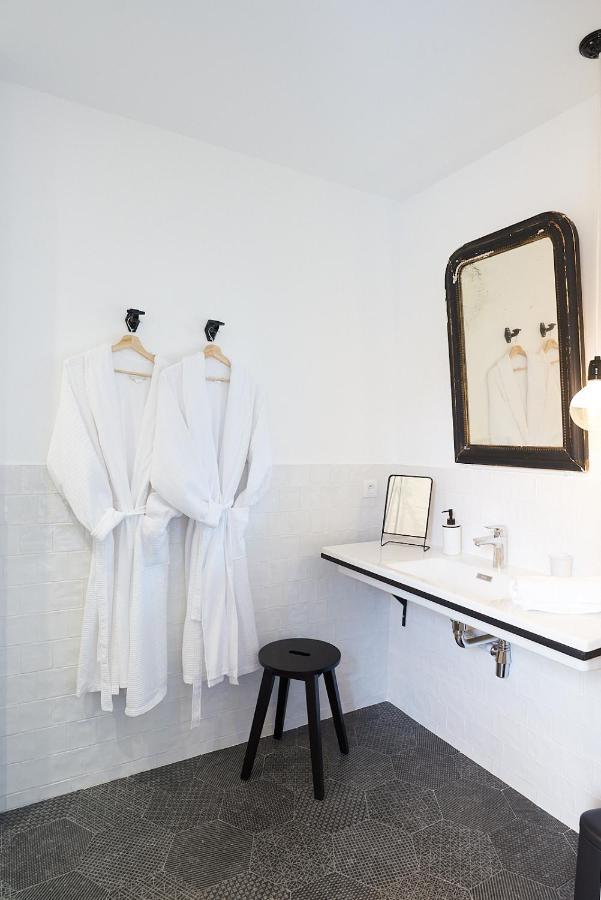Maison 1634 - Climatisation, Piscine, Parking, Centre Ville, Petit-Dejeuner Compris 佩兹纳斯 外观 照片