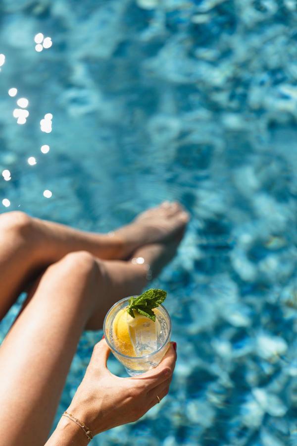 Maison 1634 - Climatisation, Piscine, Parking, Centre Ville, Petit-Dejeuner Compris 佩兹纳斯 外观 照片