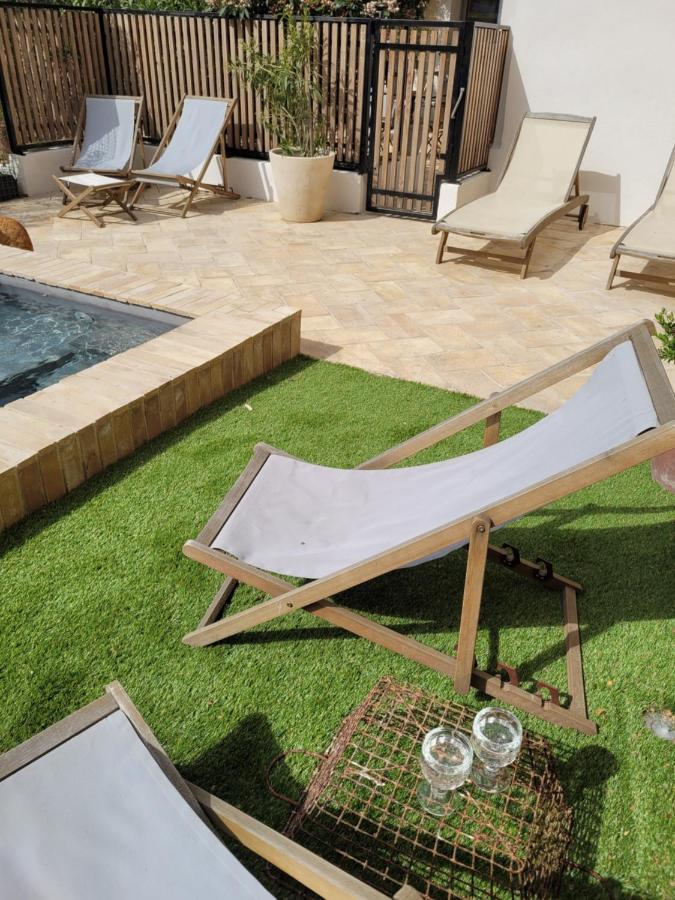 Maison 1634 - Climatisation, Piscine, Parking, Centre Ville, Petit-Dejeuner Compris 佩兹纳斯 外观 照片