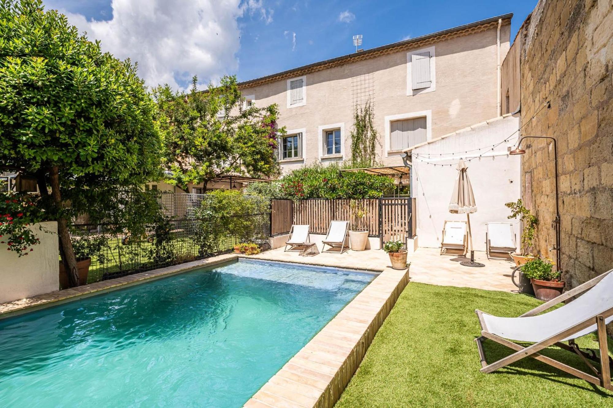 Maison 1634 - Climatisation, Piscine, Parking, Centre Ville, Petit-Dejeuner Compris 佩兹纳斯 外观 照片